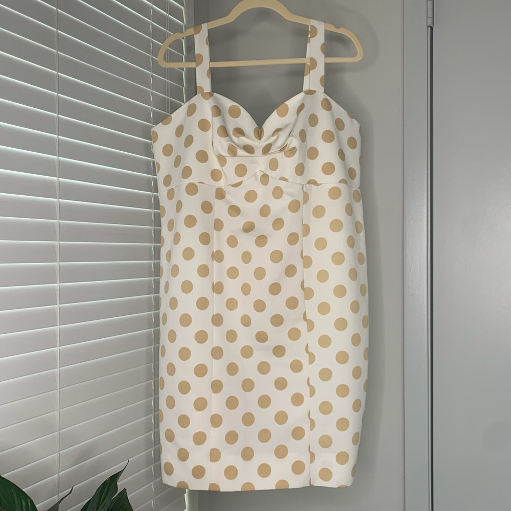 Sweetheart neckline polka dot dress